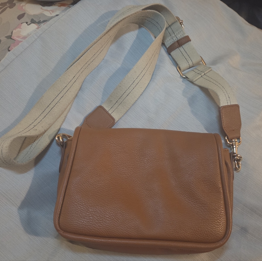 Universal Thread Cross Body Bag